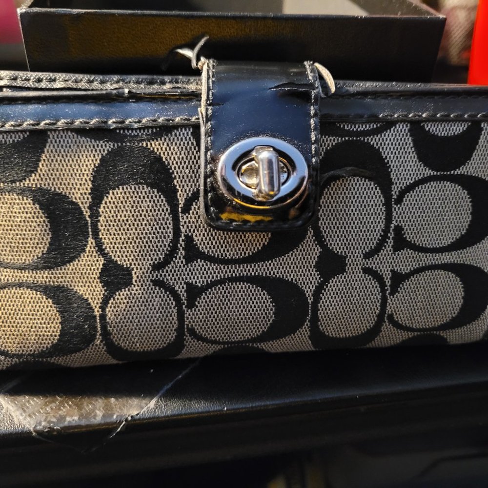 Wallet - Picture 2 of 3